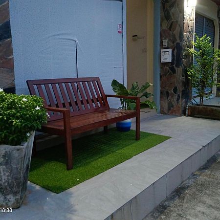 In Box Hostel Lipa Noi Luaran gambar