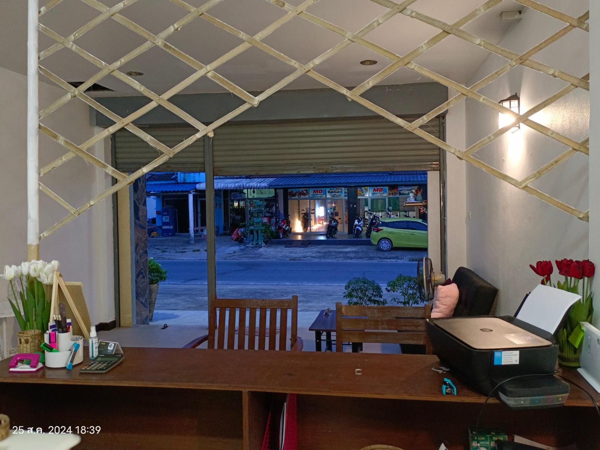 In Box Hostel Lipa Noi Luaran gambar