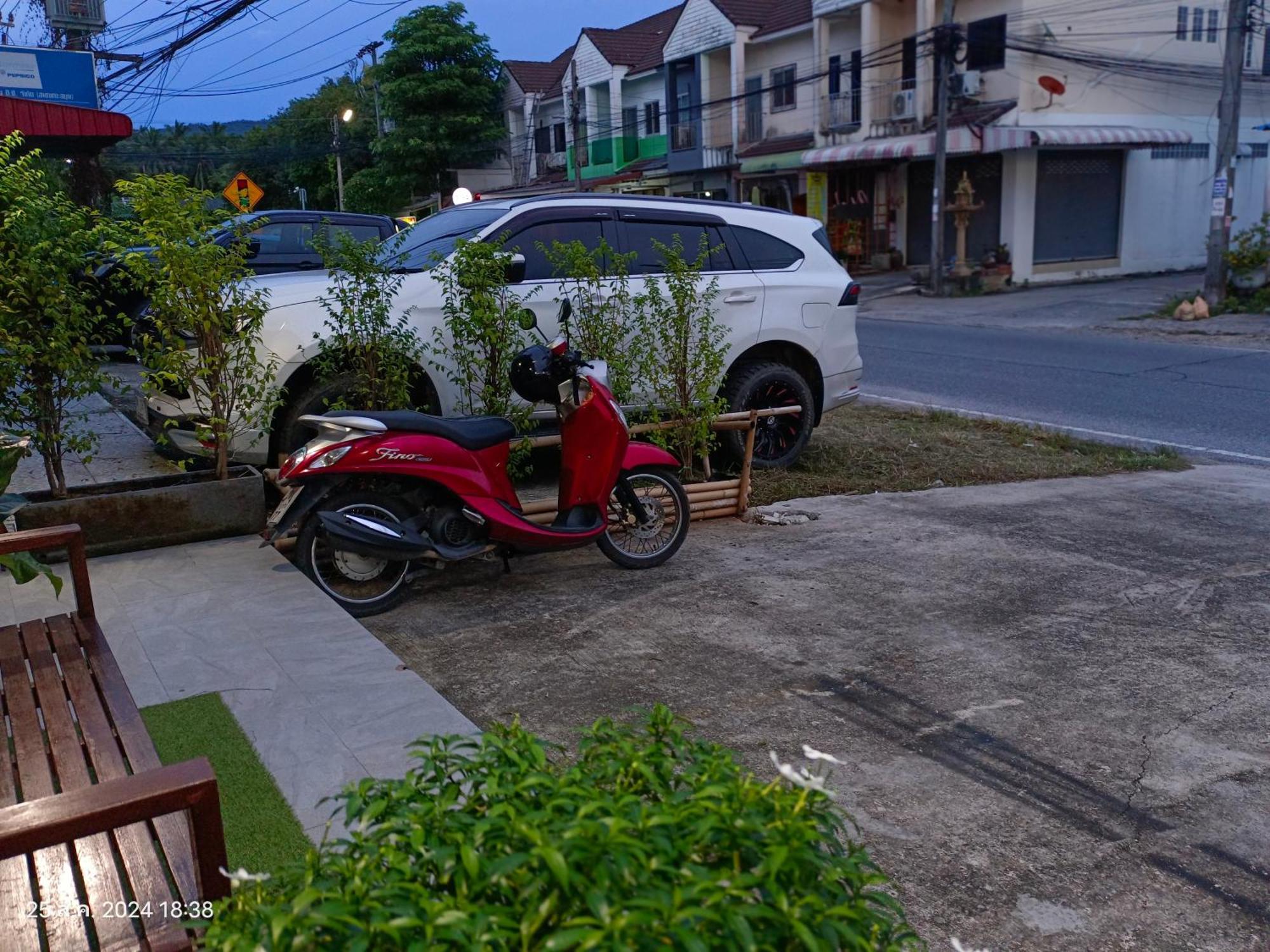 In Box Hostel Lipa Noi Luaran gambar