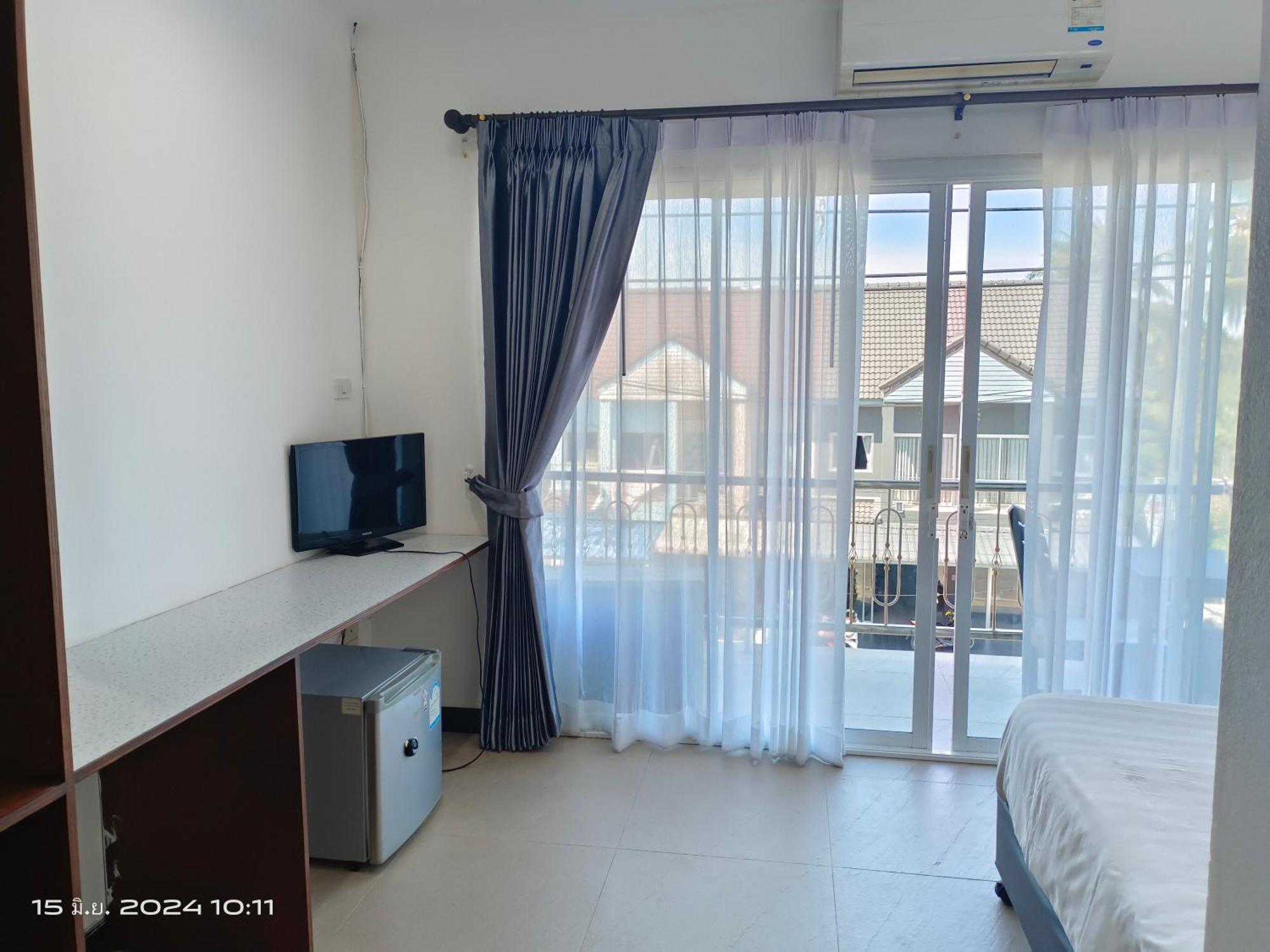 In Box Hostel Lipa Noi Luaran gambar