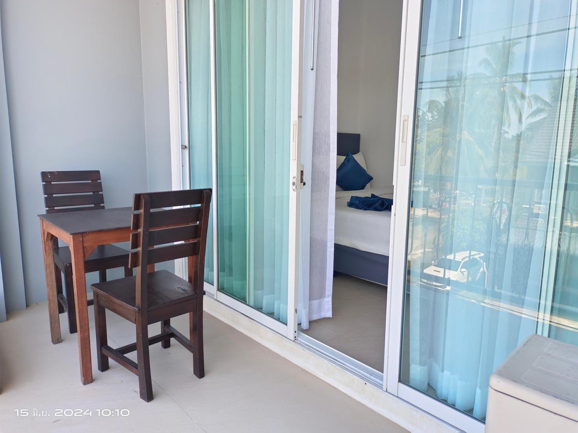 In Box Hostel Lipa Noi Luaran gambar